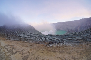 Tra fiamme e zolfo - l&#039;inferno del vulcano Ijen